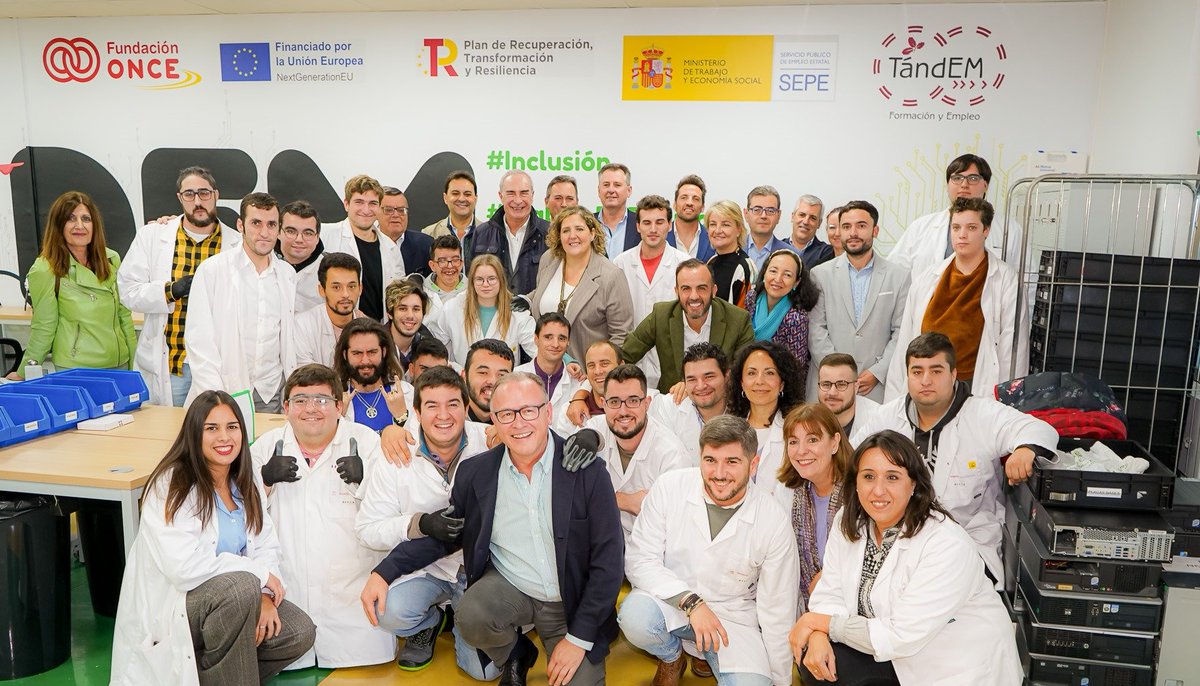 Lanzamos, en colaboración con <a href="/ExxitaBCircular/">Éxxita Be Circular</a> ‘TandEM Algoritmo Verde’, un proyecto destinado a impulsar la empleabilidad de personas con #discapacidad en el sector de la transición ecológica y el #empleoverde.

bit.ly/3QqYm9V