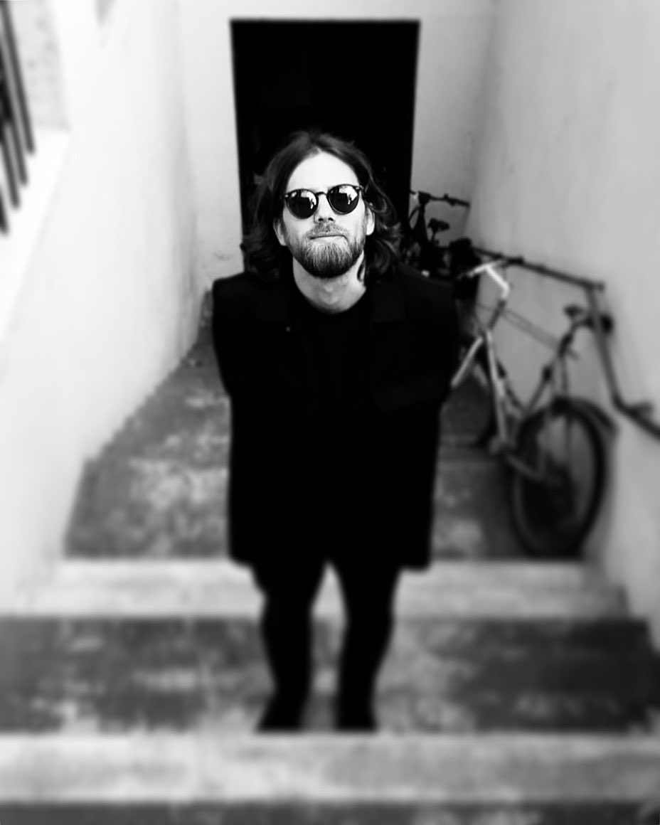 Today marks the 1-month anniversary of 'VOLT' - time flies. This is the perfect opportunity to tell you that a new video clip is about to be released, I'll tell you more very soon. ⚡️
Stream/buy ´VOLT’ 👉  laake.bfan.link