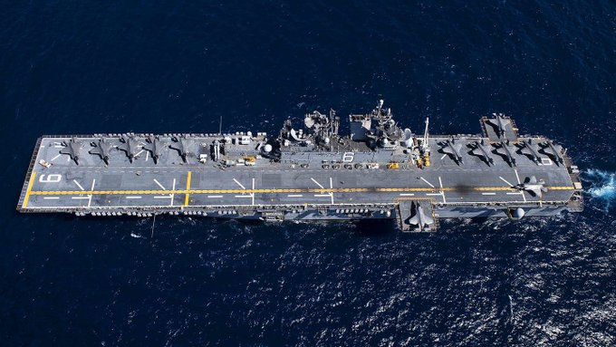 ⚓️🇺🇸@USNavy America-class amphibious assault ship USS America (LHA-6) in the eastern Pacific Ocean. Oct. 8, 2019. To allow more room for aviation facilities she does not have a well deck & has smaller medical spaces #USSAmerica #LHA6 #amphibiousassault #warship #navy #naval