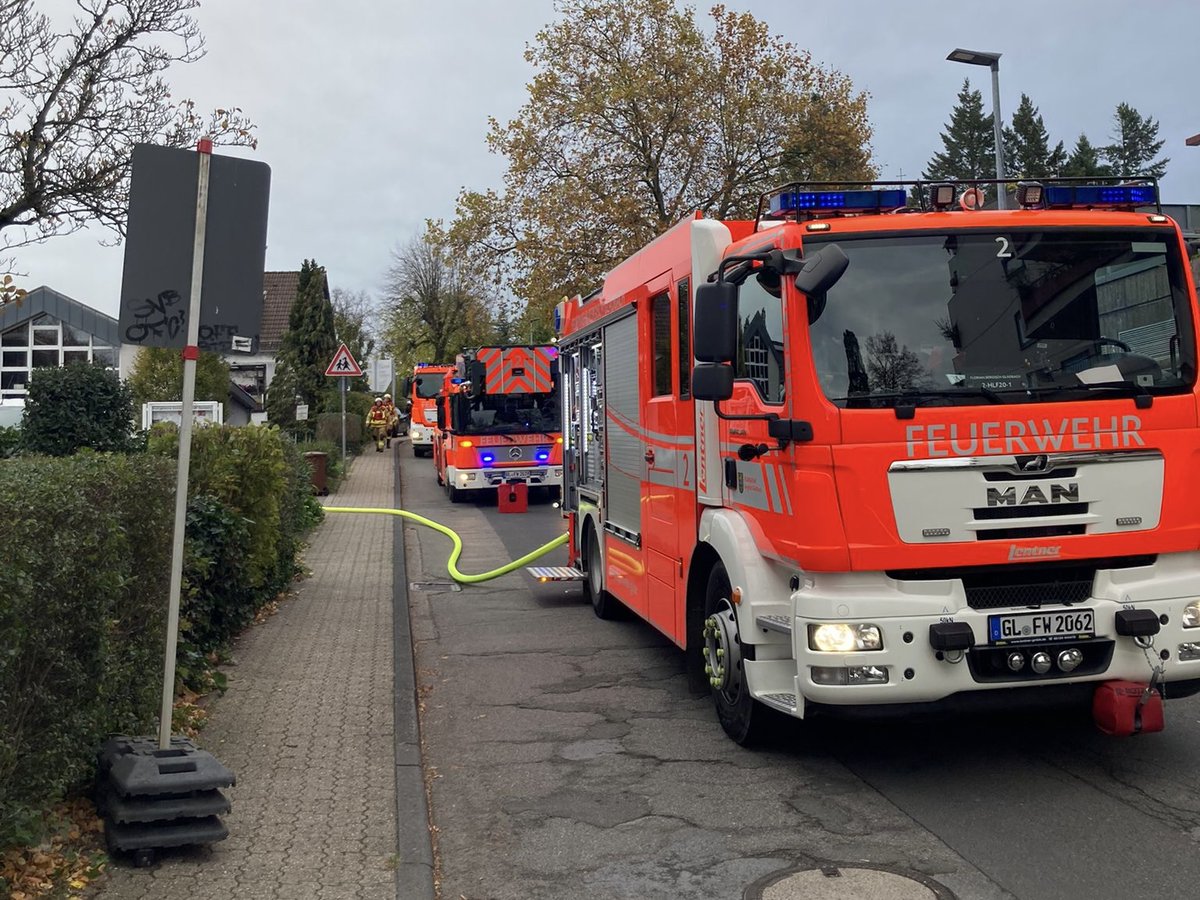 FeuerwehrGL's tweet photo. Ein #Zimmerbrand in einem #Seniorenwohnhaus im Stadtteil #Bensberg hat uns heute morgen beschäftigt.
Verletzt wurde glücklicherweise niemand. Unseren Pressebericht findet Ihr unter:
https://t.co/k7HjgnXIam
#EinsatzfürGL #bergischgladbach #BergischGladbach112 #TeamFeuerwehr https://t.co/qcP56ZaXnG