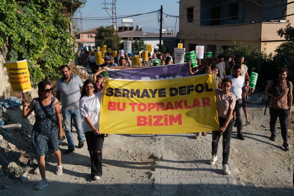 hataytoplumsal's tweet photo. Dikmece Direnişi'mizin 107. Günündeyiz.
Danıştay  Dikmece'deki istimlaklar ve zeytinliklerin yok edilmesi ile ilgili yürütmeyi durdurma kararı verdi. Zafer direnen Dikmece halkının olacak!
#KazanmanınTamZamanı #BuradayızKardeşim #Dikmece https://t.co/xasbHIyh86