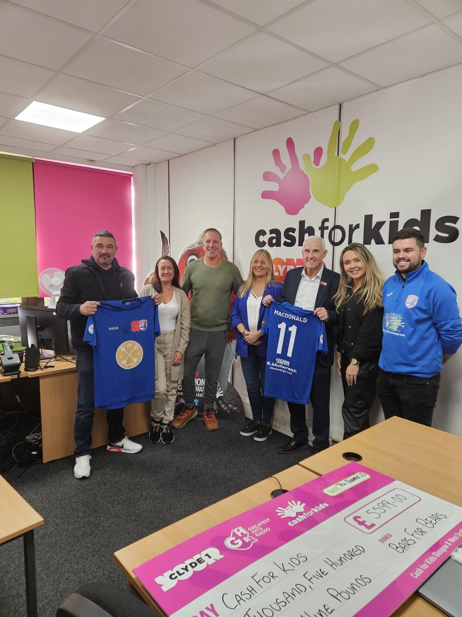 £5599.00 raised for @CashforKidsWest thanks once again to all involved @CharlieMiller76 @marvellous_77 @alexrae1969 @AndyLittle_7 @BraveheartCH John Macdonald & Bobby Russell , nice to meet @CasCasG & @GBXANTHEMS here's to the next one ❤️