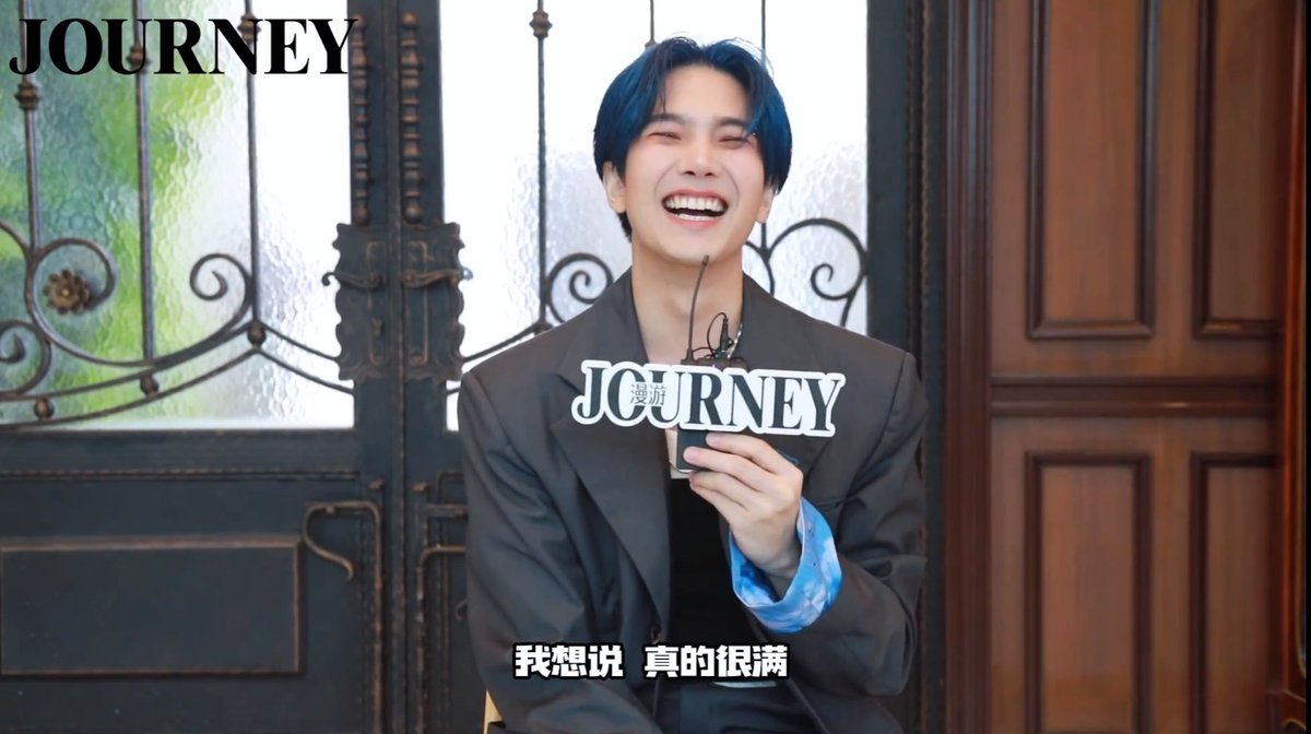 elinayourluve's tweet photo. The way he answered the MV question implies that it doesn't have MV..then what's "coming soon" for?
🫣🫣
#JourneyMagXBuild @JakeB4rever #BuildJakapan https://t.co/7BhmT8nq1O