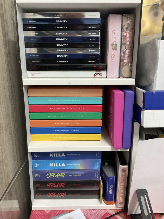 Ppl1902's tweet photo. ส่งต่อฟรี 
เม้นไว้นะคะว่าเมนใครอยากได้วงไหนอยากได้อะไร ใครมาก่อนได้ก่อนนะคะเค้าดูเวลาเป็นหลัก เก็บค่าส่ง 100/กล่อง ไม่มีบวกเพิ่ม จะย้ายห้องแล้วเอาของไปไม่ได้ 

#ตลาดนัดคราวิตี้ #ตลาดนัดลอบิตี้ #ลอบิตี้พลาซ่า #ตลาดนัดcravity #ตลาดนัดdrippin #ตลาดนัดมีแร #ตลาดนัดmirae  #ตลาดนัดEPEX https://t.co/sDgB2dSxIs