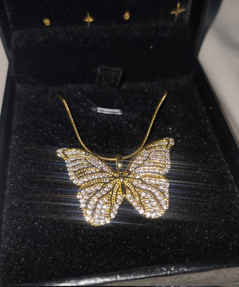 🎉 Giveaway !! Giveaway !! 🎉 ✨ 1 lucky winner of 1 butterfly necklace 🦋✨ - for klarijah stans or jsls only - rt & like - pwedeng kunin sa mismong event or ipaship directly sa winner (tentative pa ‘to) - ends: January 1, 2024 - reply ur fave klare or ej line + “🦋✨” emojis