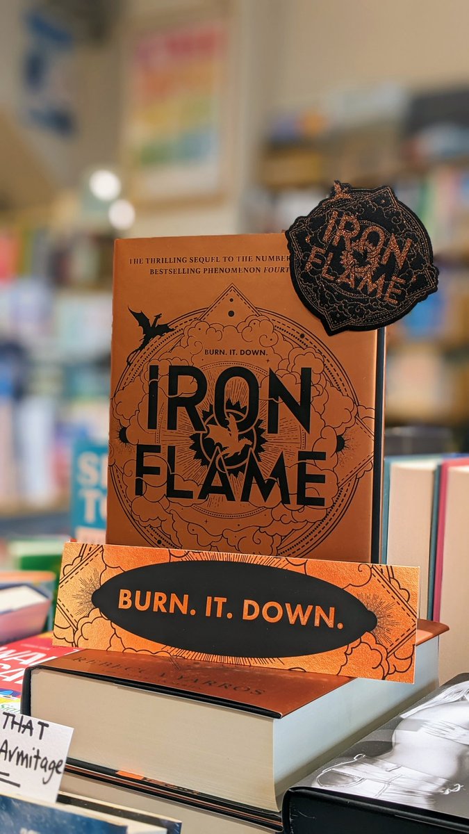 IRON FLAME IS HERE 🔥🐉 Are you ready to return to Navarre? The deadly second year at Basgiath awaits... We also have a limited number of woven patches & bookmarks to go with copies of the book, exclusive to indie bookshops 🔥