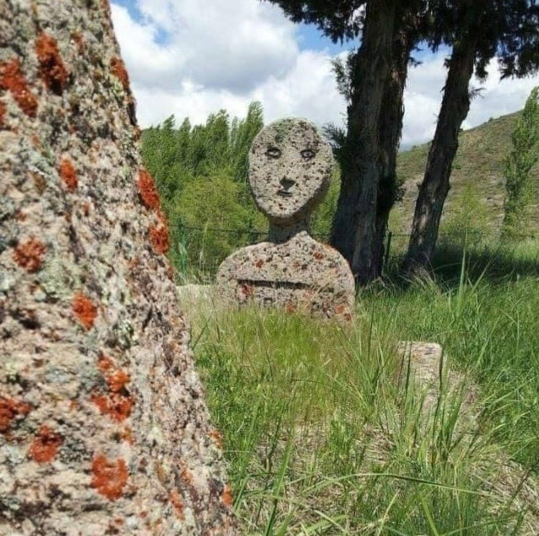 Eski Türklerde Balbal denilen mezar taşı. Tokat Dodurga Köyü