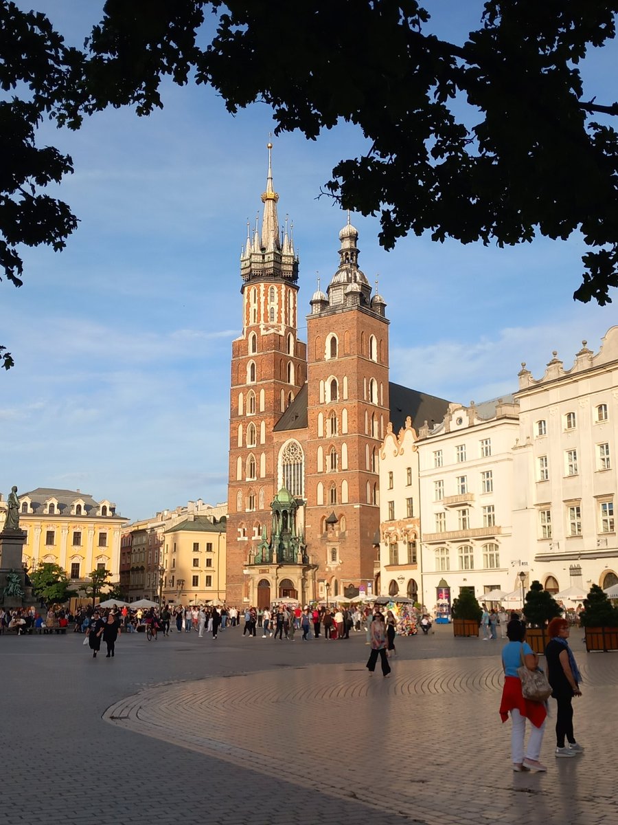 Amanda247365's tweet photo. Visited Krakow - a place of beauty and a reminder of such deep sorrow for the atrocities committed but the people never give up hope 💛 https://t.co/SiqrbEywmF