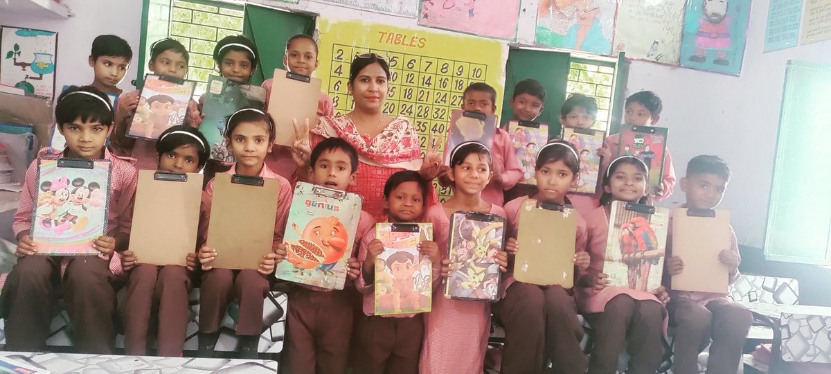 JyotiSagarSana1's tweet image. मुसीबत नहीं परीक्षायें हैं सीढ़ियाँ अगले मुकाम की,
उसकी जीत होगी जिसने कलम कसकर थाम ली।
~सना~
#examtime
#happyclass
#govtschool
#MissionShaktiUP 
#bemisalbaghpat
@bsa_aligarh72 @jitedrakumar121 @shikshansamvad @bablu_soni