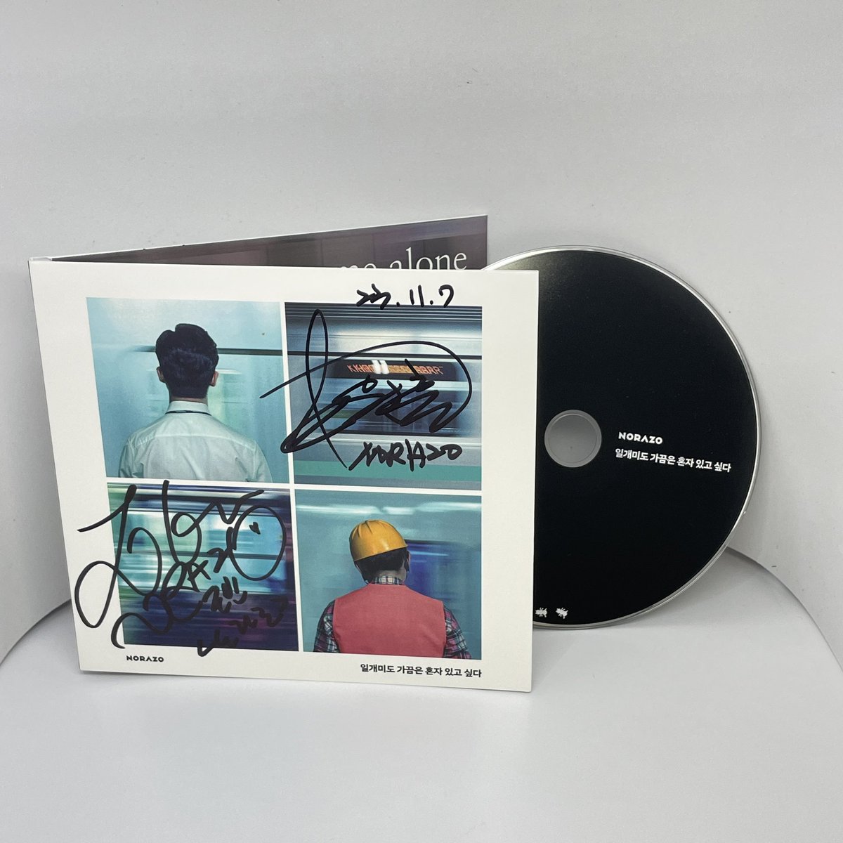 papercascade306's tweet photo. #NORAZO 公演は撮影OK ！全員にサイン入りデジタルシングルCDプレゼント！こんなのNORAZOだけ！楽しくてあっという間でした。 https://t.co/xA6oV5snEP