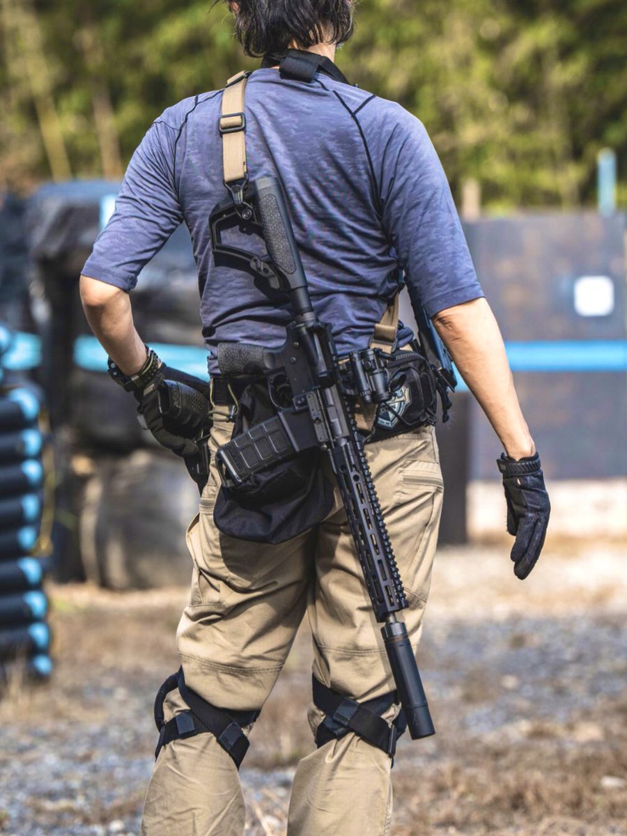 Moto3Pp's tweet photo. 痩せには背負って撮られるがアリだな 
DDと一緒に、スタッフ写真thanks

#danieldefense
 #airsoftgame 
＃ダニエルディフェンス https://t.co/EmdBYd7Alp
