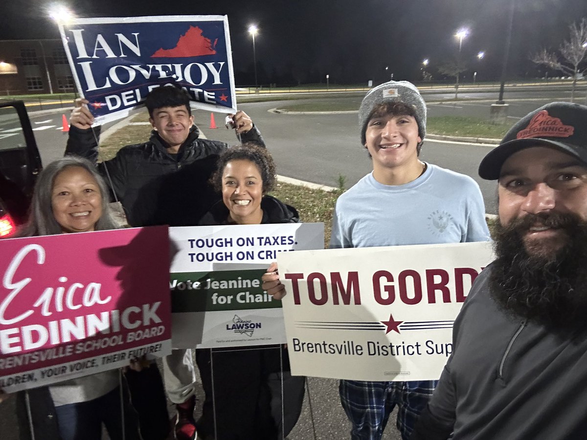 Out here on Election Day, putting up signs in the dark with my amazing family. Grateful for their support in making today a success. Time for a few hours of rest! Don't forget to wear your pink! #EricaTredinnickForSchoolBoard 🗳️