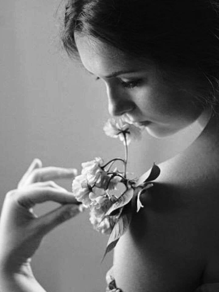 Je veux étirer ces instants de douceur,même lorsque mon corps se sent vulnérable. Je veux être force de la délicatesse de vivre .

~ Régis Carlo