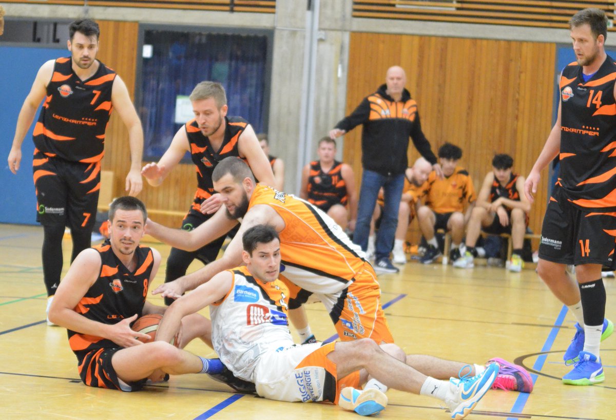 tvob_blackflyz's tweet image. Und hier noch der Spielbericht vom Heimsieg über die Baskets #Lüdenscheid. Dunke an Volkher #Pullmann von der #Westfalenpost Olpe für Text und Foto.

facebook.com/photo/?fbid=75…

#Basketball #Olpe #Siegen #TVOB #BlackFlyz