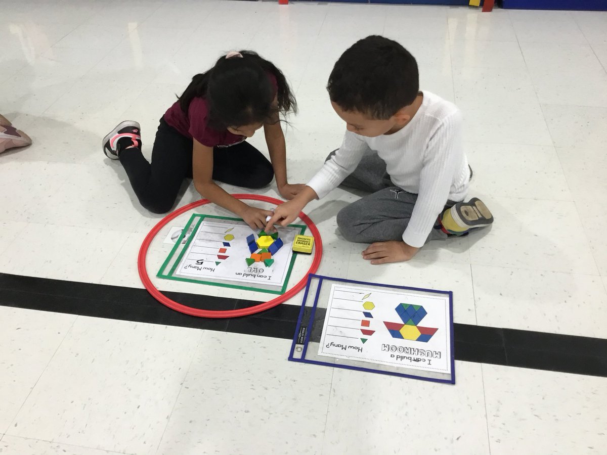 Locomotor Shapes - Kindergarten
Learning our shapes while practicing locomotor movements.