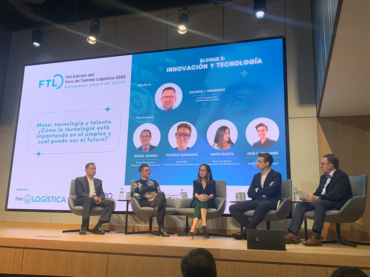 Colaboración humano-máquina! Un sector tractor y competitivo que apuesta por la #digitalización. 

Conquistemos la #tecnología para seguir dándole valor a la #logística y sus profesionales. 

#talentologístico #logisticsROCKS <a href="/forodelogistica/">Foro de Logística</a>