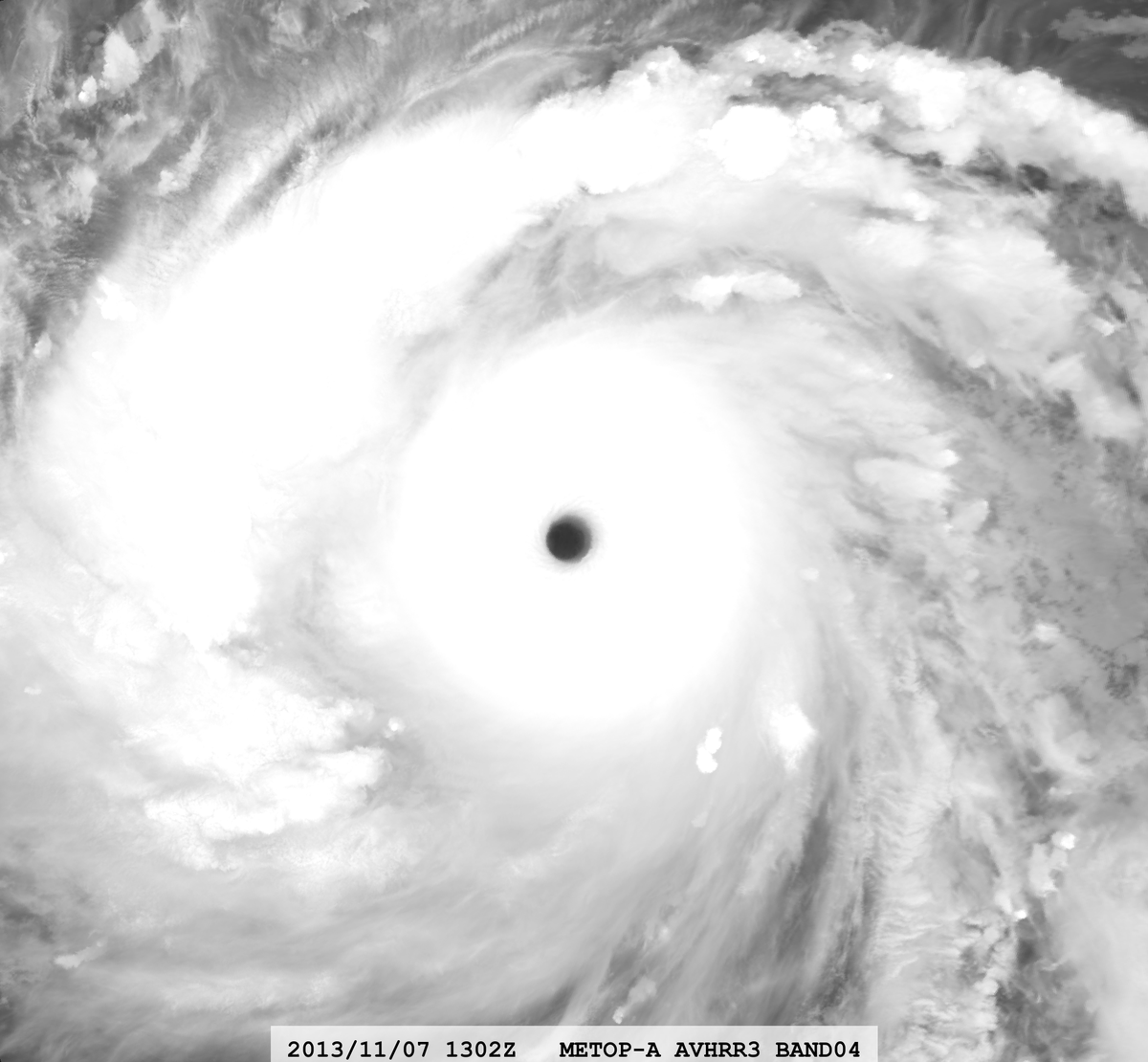 zeb199818's tweet photo. Super Typhoon #Haiyan 10-year Anniversary
#31W Super Typhoon #Haiyan
Satellite: #METOPA #AVHRR3
Time : 2013/11/07 1302Z
Eye Temp : 24.046 °C
Part 1 https://t.co/BrOZ5B1RRR