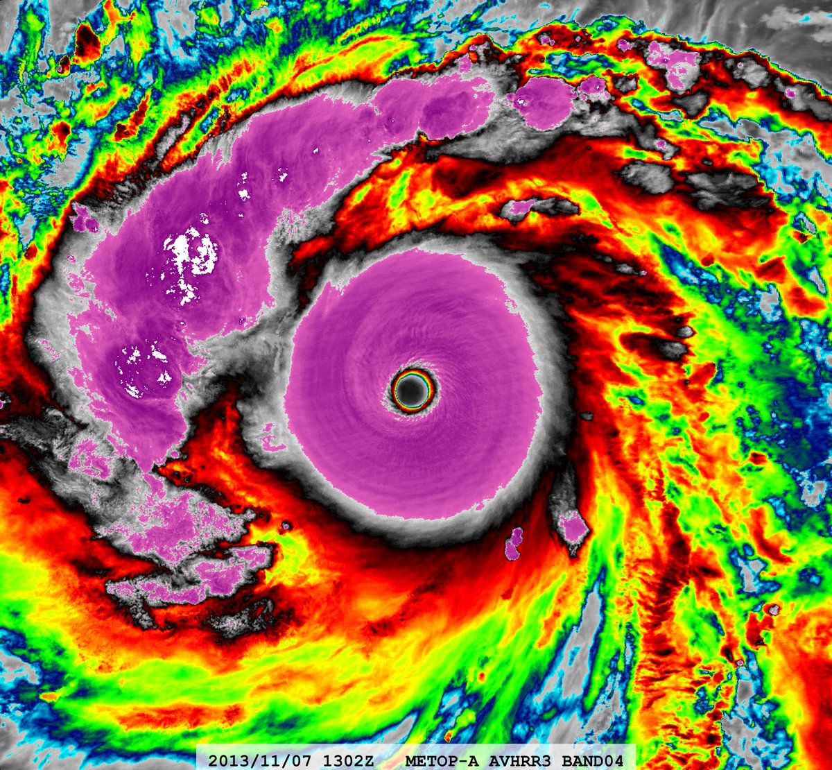zeb199818's tweet photo. Super Typhoon #Haiyan 10-year Anniversary
#31W Super Typhoon #Haiyan
Satellite: #METOPA #AVHRR3
Time : 2013/11/07 1302Z
Eye Temp : 24.046 °C
Part 1 https://t.co/BrOZ5B1RRR