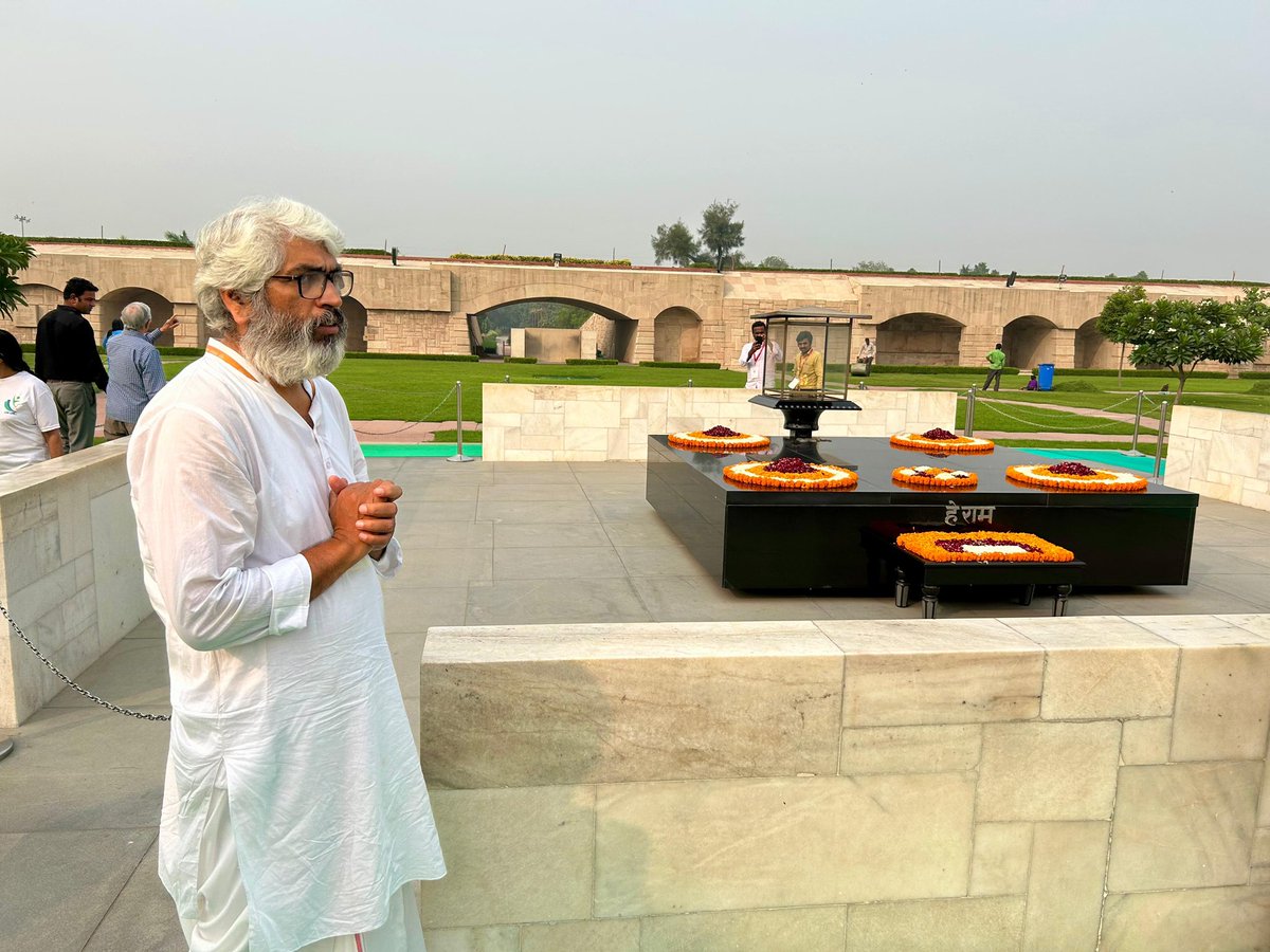 CSSforum_'s tweet image. श्री राजेश कुमार, उप सचिव, आर्थिक कार्य विभाग, वित्त मंत्रालय ने पर्यावरण प्रदूषण के खिलाफ जागरूकता बढ़ाने के लिए आज (7 नवंबर) दिल्ली से अयोध्या तक साइकिल यात्रा शुरू की है।
सीएसएस फोरम पदाधिकारियों ने नॉर्थ ब्लॉक में आज सीएसएस अधिकारी का स्वागत किया और सुरक्षित एवं सफल यात्रा…