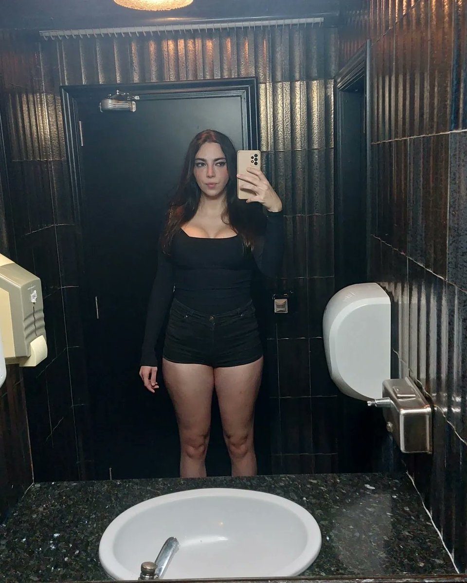 Rt si serías novio de una trans gótica bien rica (no des rt si eres un cobarde que le teme al éxito)