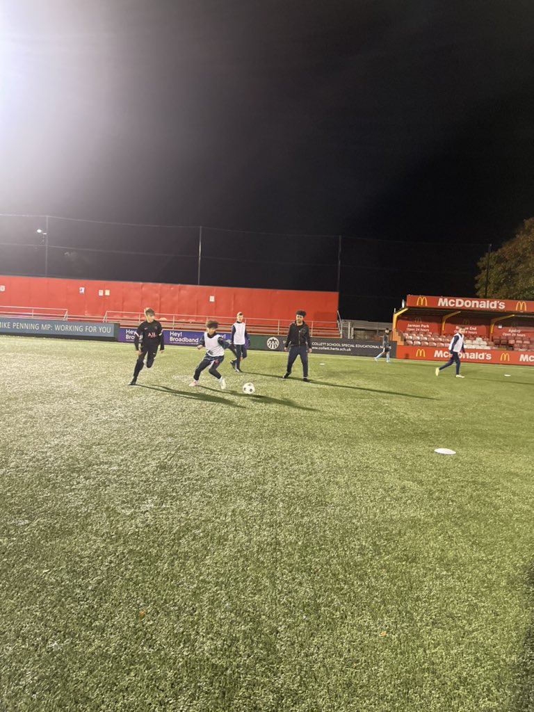 Join us for a 4 week technical training block leading up to Christmas. 
+ Hemel Hempstead or Berkhamsted 
+ Wednesday or Friday
+ U6 to U16
+ Only 9 spaces available at each venue 🌍 proformanceglobal.com/football/store…