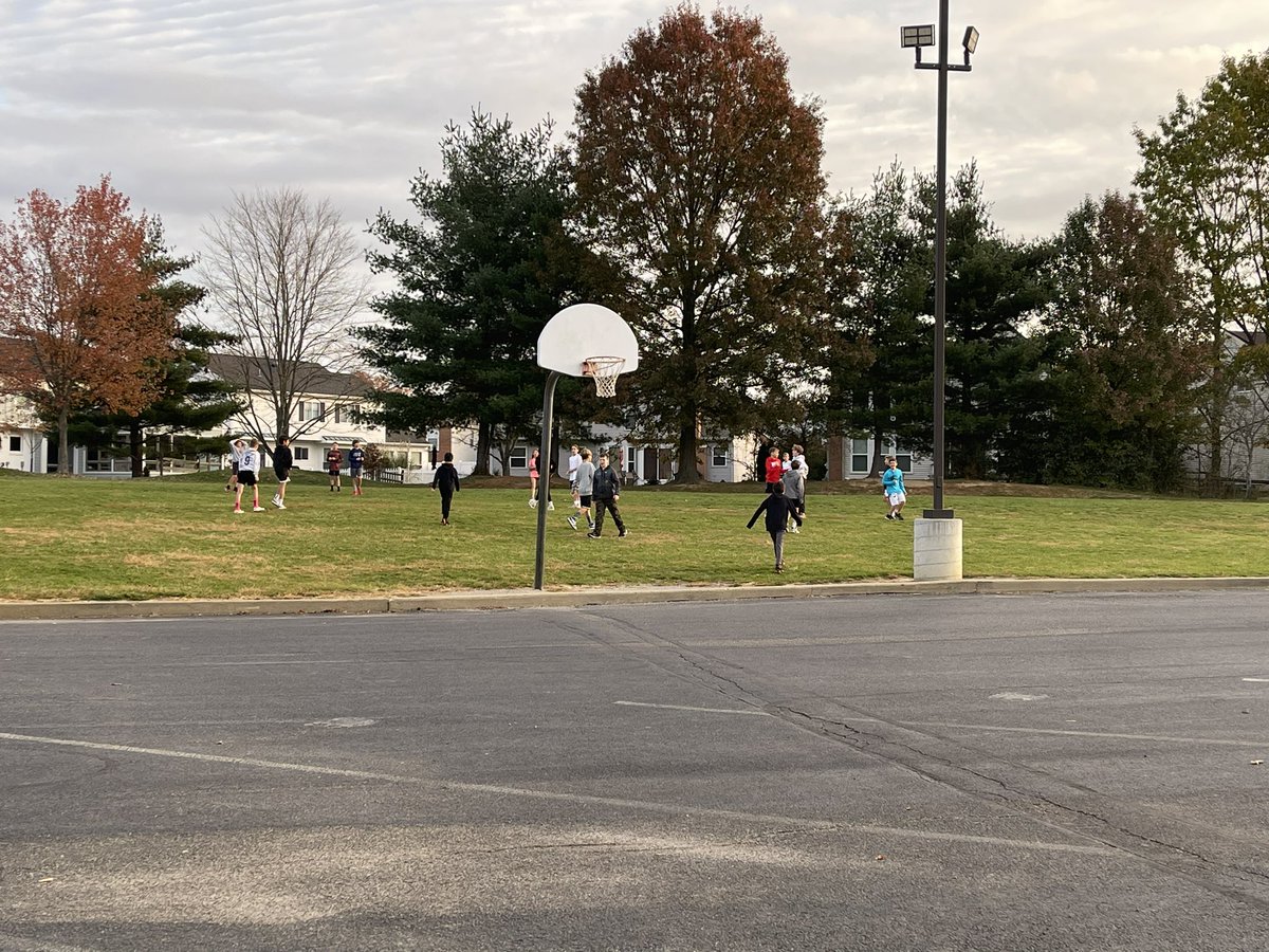 Starting the day with a little extra recess purchased in the Tiger Up store! <a href="/LIS_MrsCarter/">Julie Carter</a>