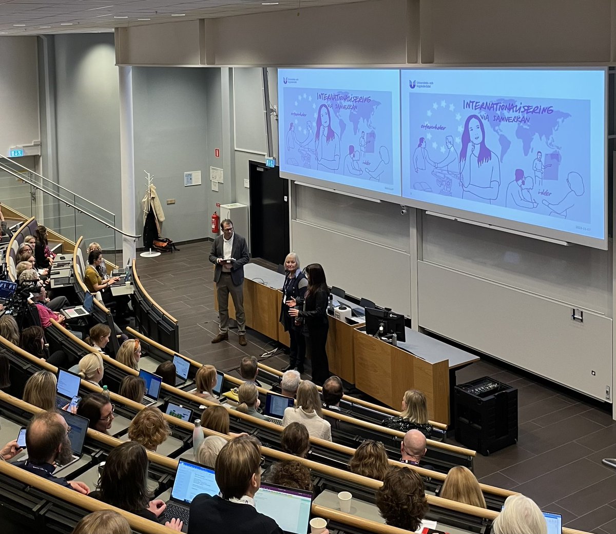 Nu är IDA 2023 igång med tema internationalisering via samverkan - erfarenheter och idéer! Malin Lindqvist Appell prodekan vid Linköpings  universitet och Maria Linna Angestav från UHR öppnat konferensen och moderator är Johannes Hylander. #högreutb #utbpool #IDA2023