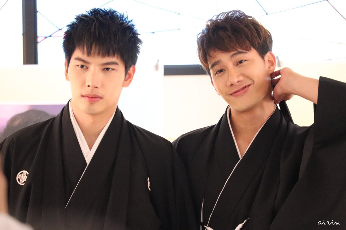 anglemoon_'s tweet image. えっ……5年前……？