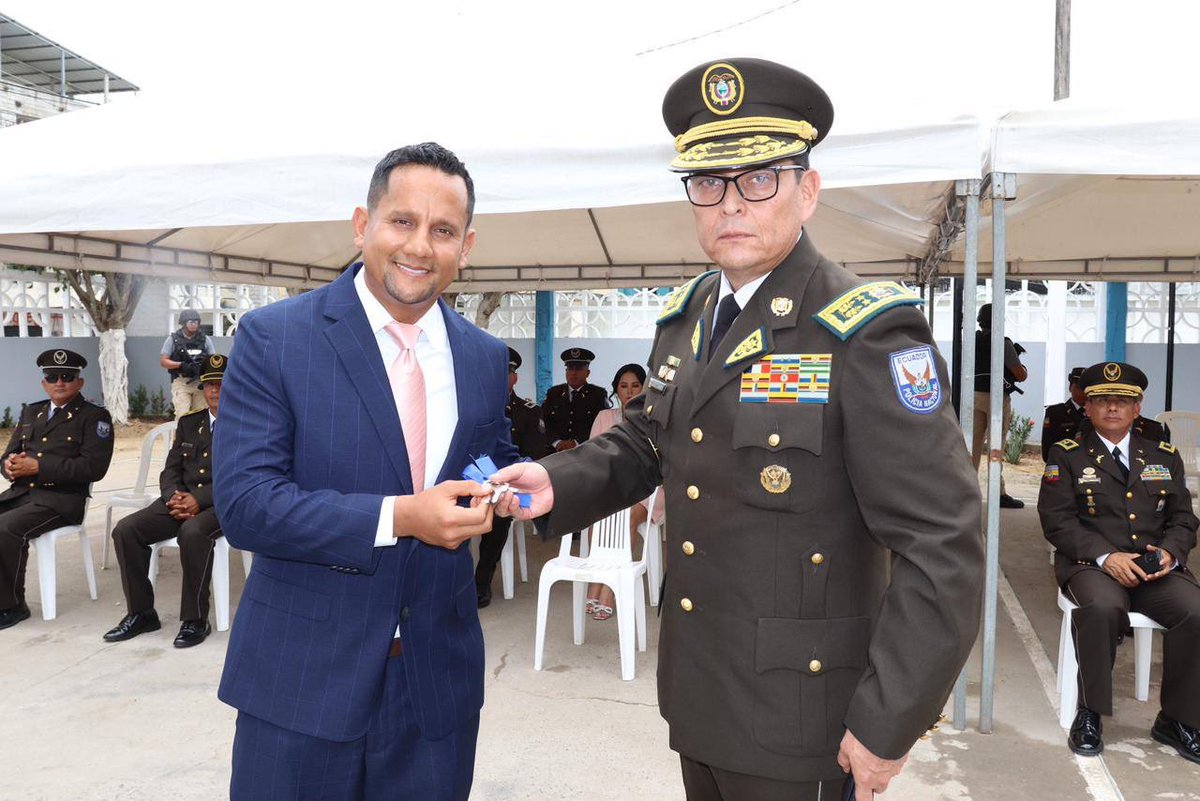 Larry_vite's tweet photo. ENTREGA DE LA REMODELACIÓN, CONSTRUCCIÓN Y AMPLIACIÓN DEL DISTRITO  DE POLICÍA SANTA ROSA Nº6

SALA DE MONITOREO DE UNIDADES DE POLICÍAS COMUNITARIAS (UPC)
#LAseguridad

Con la presencia del Comandante General de la @PoliciaEcuador ,  Cesar Augusto Zapata Correa; https://t.co/YnRVGkrFoQ