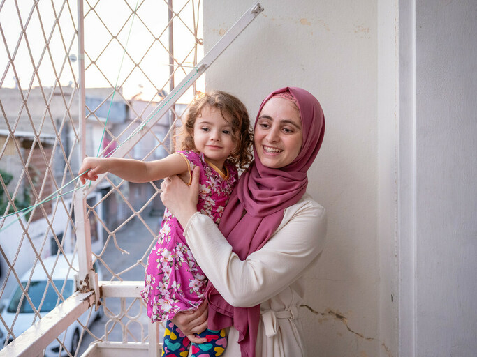 CARE_Turkey_TR's tweet photo. #Change starts with conversations &amp; this is why CARE Türkiye with the support of @eu_echo trains motivated community members, like Meryem, as #communityleaders who spread the word on how to end practices such as child labor and early marriage. 3/3 🙌

#GirlNotBride https://t.co/WLettU4Wcq