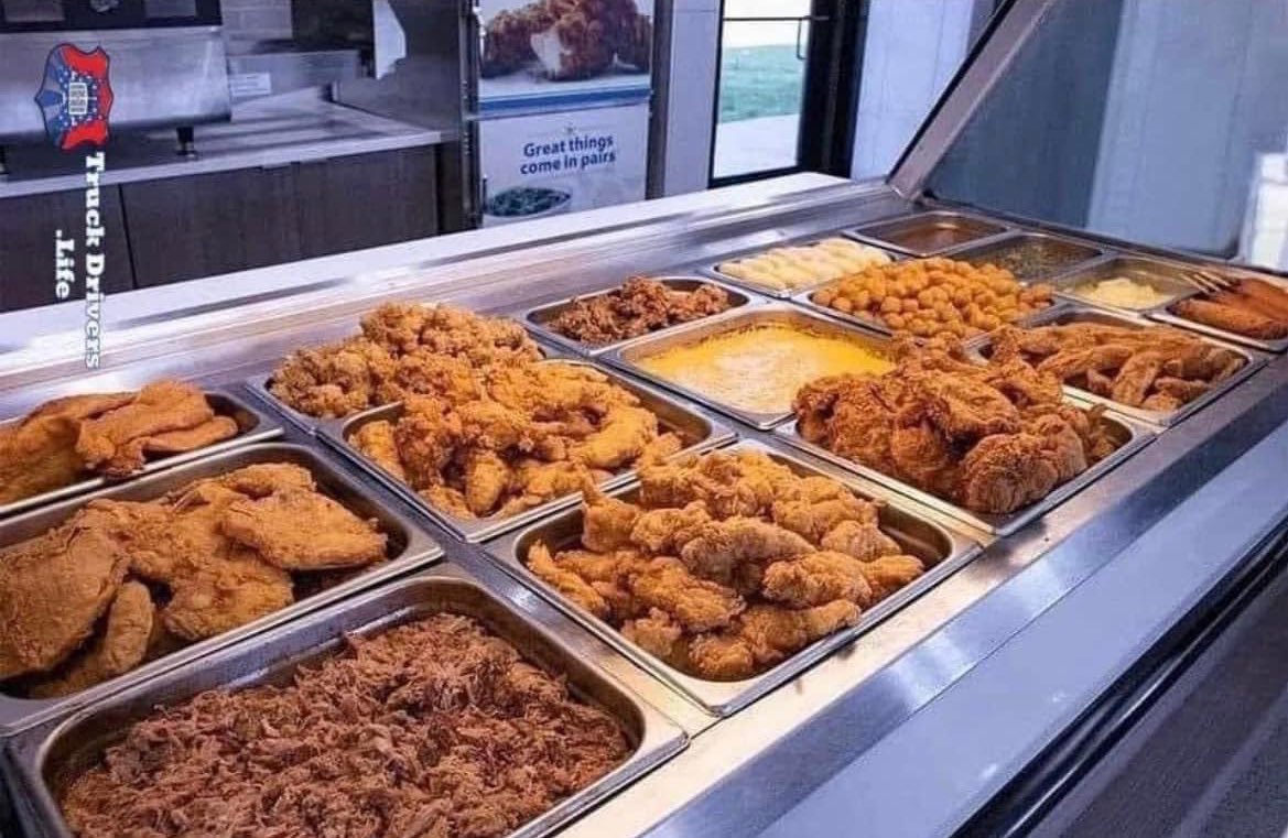 Big_Eazzzzy's tweet image. Nobody:

Southern Gas Stations: