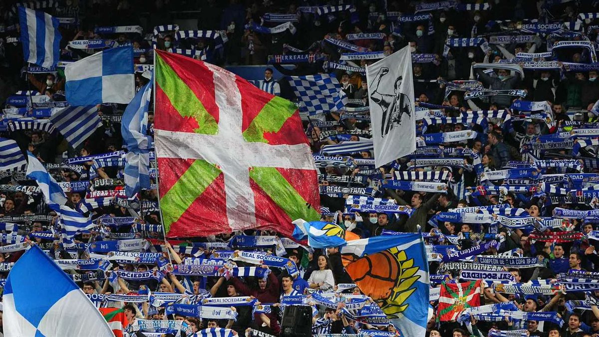 ‼️ Mañana ven con tiempo a Anoeta.

Informa la Real que los socios de las puerta 8 a 16 deberán entrar su puerta por otro acceso debido a las obras y a razones de seguridad con la afición visitante. 🔐