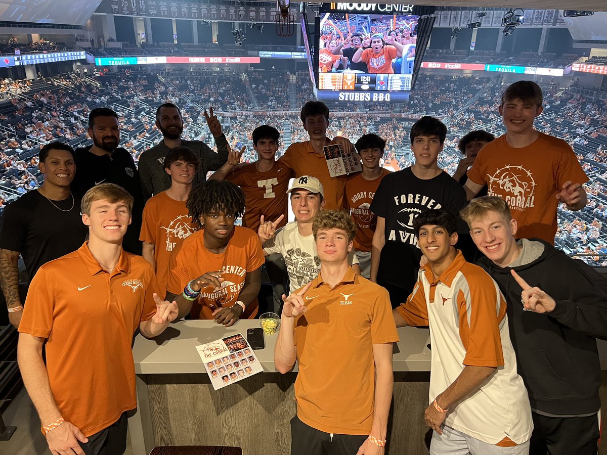 Vandy team outing, Hook ‘em! First official game of the season this Friday, letsss gooo!#together @vandegriftbball