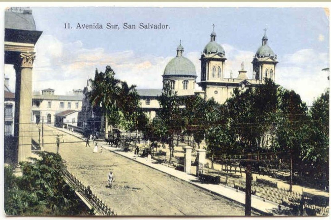 prjcx_fdn's tweet photo. Catedral, Plaza Barrios, Palacio Nacional. 1918 https://t.co/kUUf0VMFHU