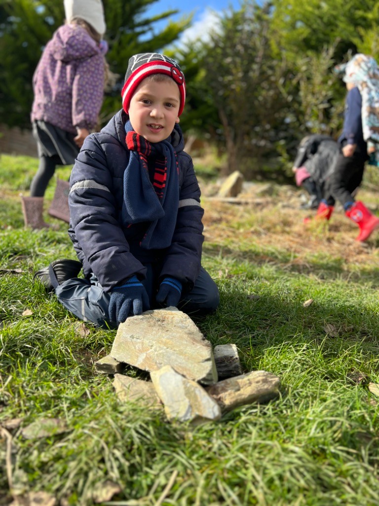 NewquayPrimary's tweet photo. Severn class had their first trip to the orchard. Inspired by Andy Goldsworthy and other artists who utilise nature - They worked together to build beautiful natural sculptures and photograph things they found. https://t.co/6T5PBIp7FL