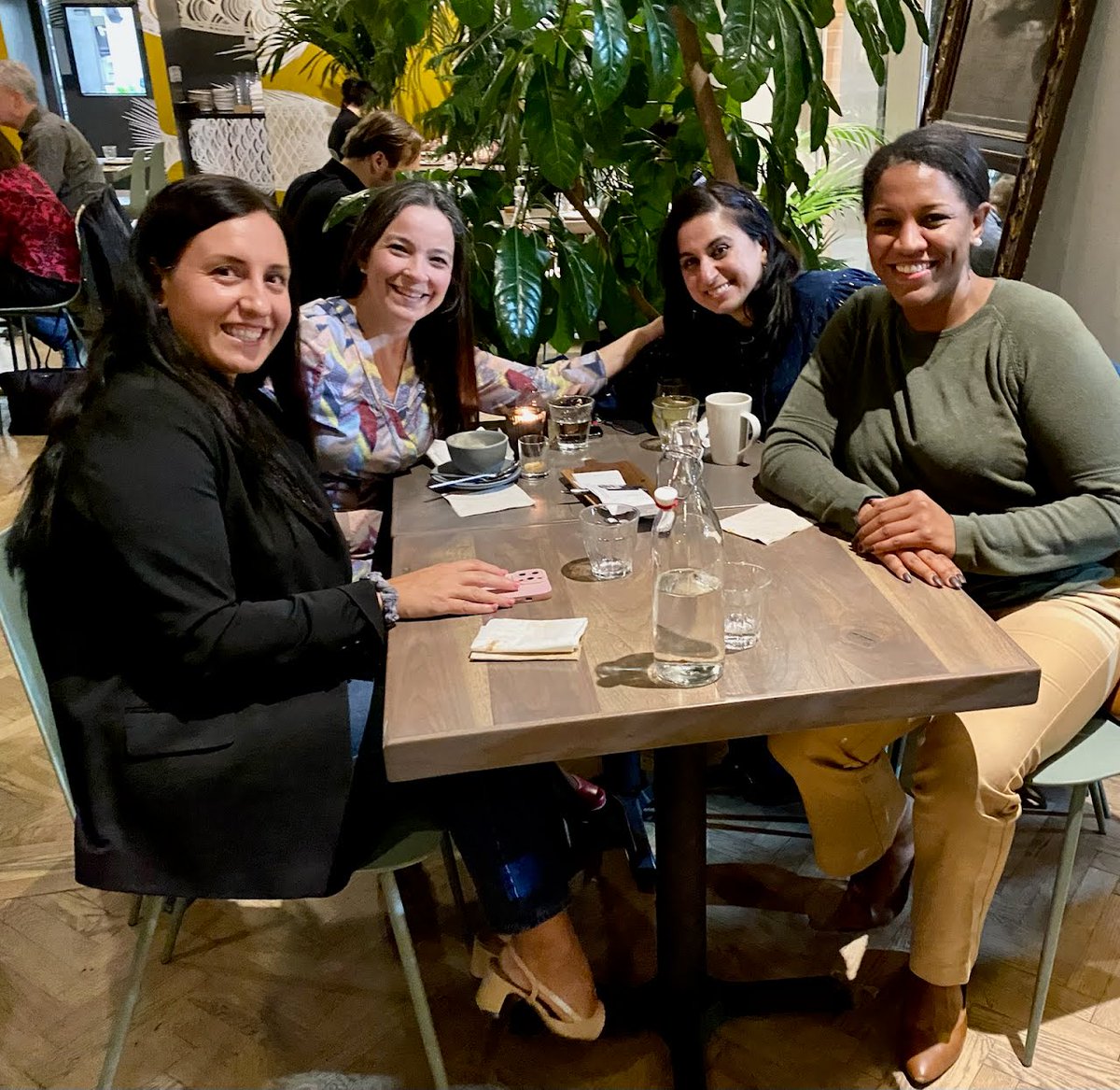 Nayar Lab @JHU (@nayar_lab) on Twitter photo Thrilled to have <a href="/PaulaDBos/">Paula Bos</a> visit us in <a href="/JohnsHopkinsBMB/">Johns Hopkins BMB</a> yesterday to give a fantastic seminar on Tregs and ECM remodeling in the breast cancer microenvironment! Kept the lively discussions going at dinner with @DocBJenkins <a href="/EnedaToska/">Eneda Toska Lab</a> :) Thrilled to have <a href="/PaulaDBos/">Paula Bos</a> visit us in <a href="/JohnsHopkinsBMB/">Johns Hopkins BMB</a> yesterday to give a fantastic seminar on Tregs and ECM remodeling in the breast cancer microenvironment! Kept the lively discussions going at dinner with @DocBJenkins <a href="/EnedaToska/">Eneda Toska Lab</a> :)
