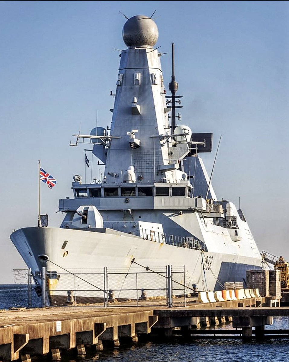 HMS Dauntless (D33) Daring-class air defence destroyer in Charleston, South Carolina - November 5, 2023 #hmsdauntless #d33

SRC: INST- robshenk