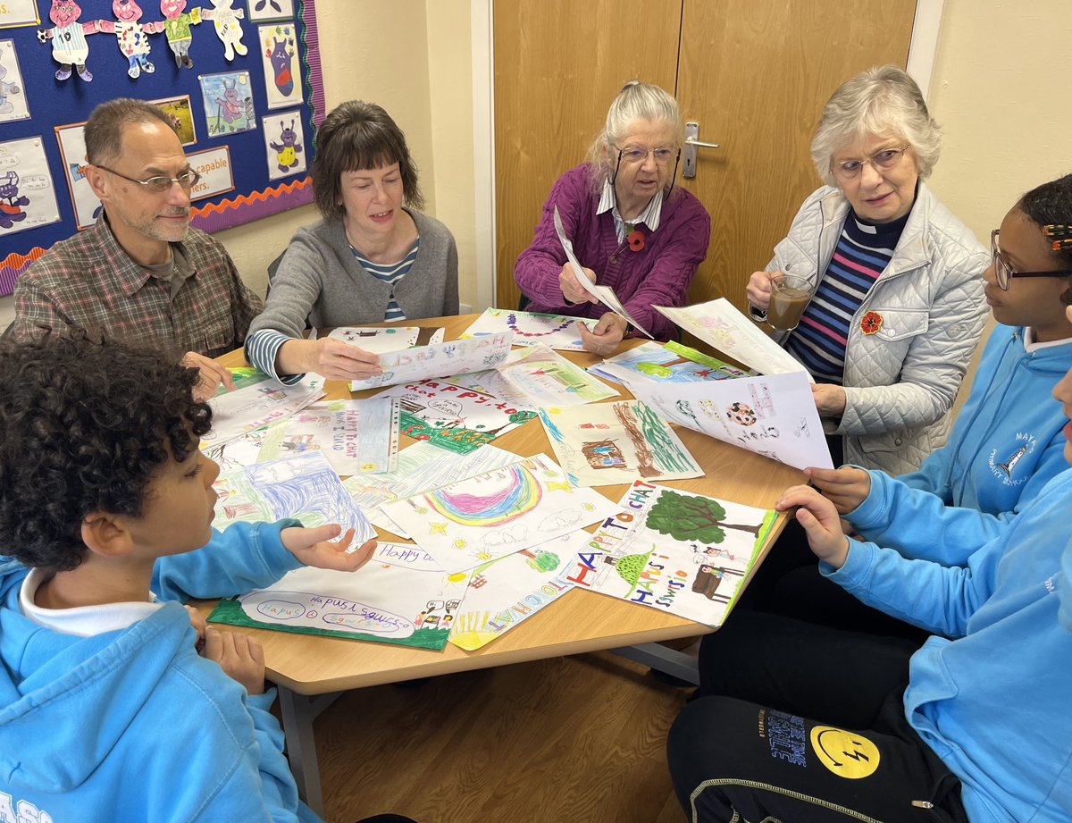 A great opportunity for our School Developers Pupil Voice group to do some work with members of our community. They had some difficult decisions to make, judging the 'Hapus i Sgwrsio' posters, to go on new benches around Mayals. #MayCommunity