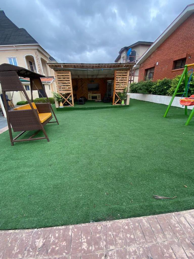 Banksglobal_'s tweet photo. "🌟 Luxurious 3-Bedroom Service Apartment 🏡✨

Unwind in style with our spacious haven in Ikeja! Perfect for staycations or unforgettable hangouts. Book now and make memories that last a lifetime. 🌆🍹 #LuxuryRetreat #IkejaGetaway" https://t.co/KuBXtOeik1