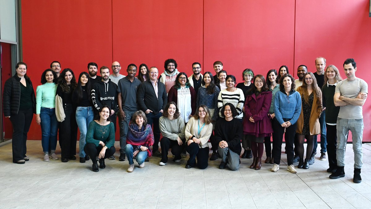 bdxneuroschool's tweet image. 📸Group photo with all the participants of the #Cajal course on Advanced Techniques for #Synapse #Biology 

@AnaLuisaCarva 
@letelliermathi1 
@Cajal_Training