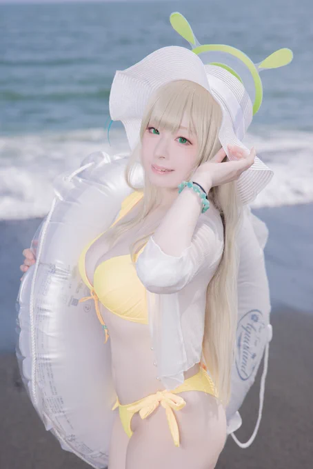 Cosplay十六夜ノノミ / ブルーアーカイブPhoto  今日はとっても暑かったのでまだ夏ということでいいですよね? 