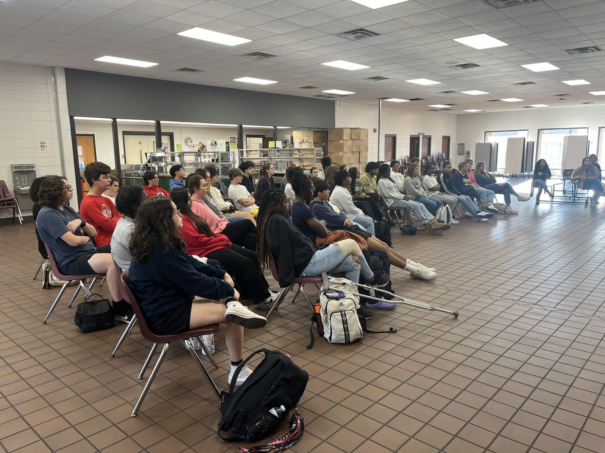 Lifelink-Ga organ donation agency here to speak to Healthcare students. <a href="/RichmondHill_HS/">Richmond Hill High</a> <a href="/TJoyRoberts1/">T.Joy Roberts</a> @BivinsMiller <a href="/PatrickMeans19/">Patrick Means</a>