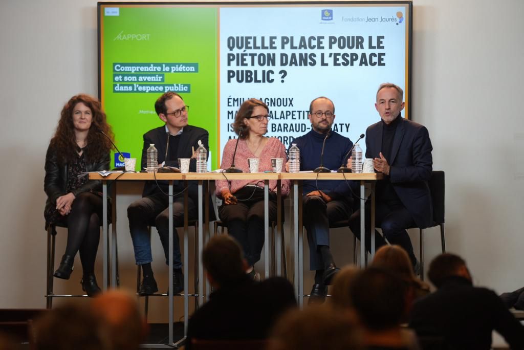 j_jaures's tweet image. 📽️🚶 Notre débat - en partenariat avec la @MacifAssurances - sur la place du piéton dans l'espace public est désormais disponible en replay sur notre site.
En présence de @Mathieu_A, @EmilieAgnoux, Isabelle Baraud-Serfaty, Alban Gonord et @egregoire.
jean-jaures.org/videos-podcast…