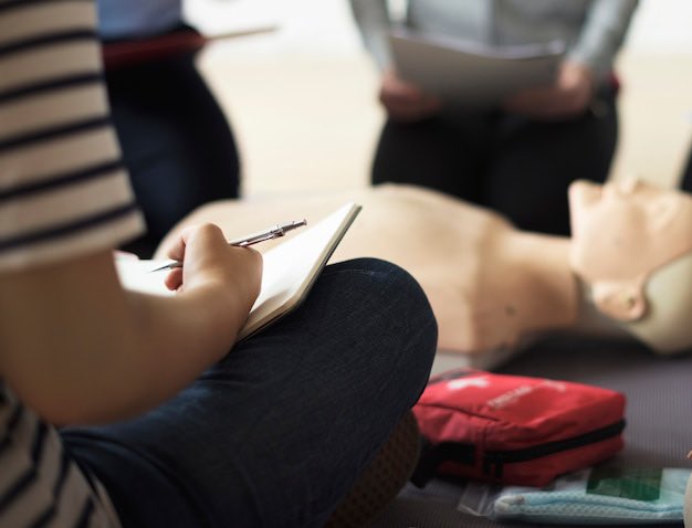 EResponseAfrica's tweet photo. Our free First aid &amp; CPR Masterclass is happening today!🥳

This is a one time opportunity. If you have registered, please confirm that you have received the meeting link and set your reminders.

See you at 7:30pm!

#FreeCPRTraining #FreeFirstAidTraining #FirstAidFirst https://t.co/AsC6Pwlpxq