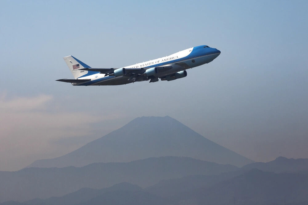 AFA_Air_Space's tweet photo. #TeachTuesday VC-25 Air Force One: The VC-25 is a specially configured Boeing 747-200B equipped for airlifting the President and his entourage. VC-25s operate under the call sign “Air Force One” when the President is aboard, and Special Air Mission during non-presidential flights https://t.co/2wcG8mQdms