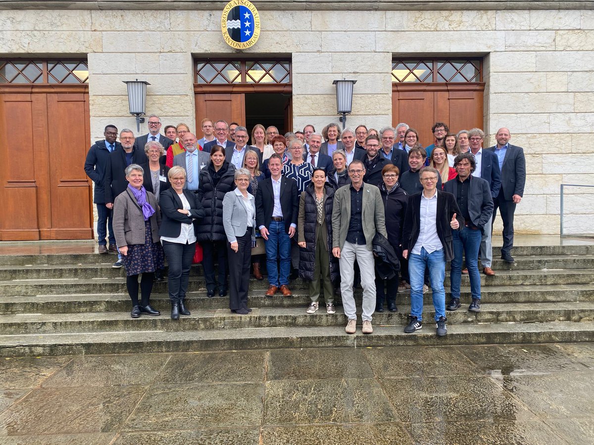Die Mitte Aargau (@diemitteaargau) on Twitter photo Die Kandidatur von <a href="/BinderMarianne/">Marianne Binder 💙💛</a> für den Ständerat erfährt eine breite Unterstützung im Grossen Rat. Für eine ausgewogene Standesstimme. #GRAG <a href="/glp_ag/">Grünliberale Aargau</a> <a href="/gruene_aargau/">Grüne Aargau</a> <a href="/SP_Aargau/">SP Kanton Aargau</a> <a href="/evpaargau/">EVP Aargau</a> Die Kandidatur von <a href="/BinderMarianne/">Marianne Binder 💙💛</a> für den Ständerat erfährt eine breite Unterstützung im Grossen Rat. Für eine ausgewogene Standesstimme. #GRAG <a href="/glp_ag/">Grünliberale Aargau</a> <a href="/gruene_aargau/">Grüne Aargau</a> <a href="/SP_Aargau/">SP Kanton Aargau</a> <a href="/evpaargau/">EVP Aargau</a>