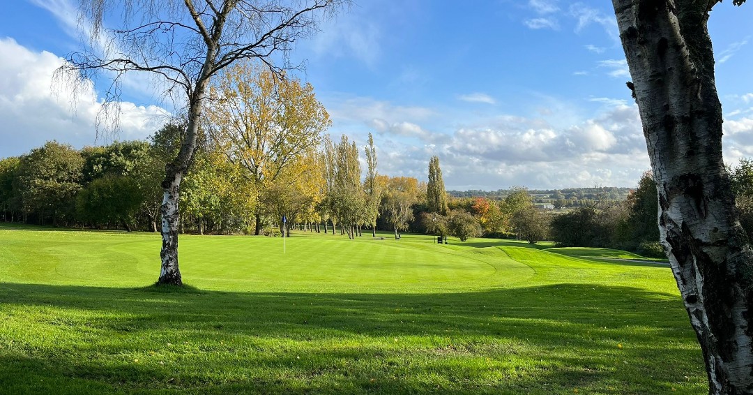 The sun is out, and it's time to play! Abridg Golf Club... What a gem! abridgegolf.com or 01708688396 #golf #healthyliving #golfislife <a href="/golf/">Golf</a> @golfdigest @golfmonthly