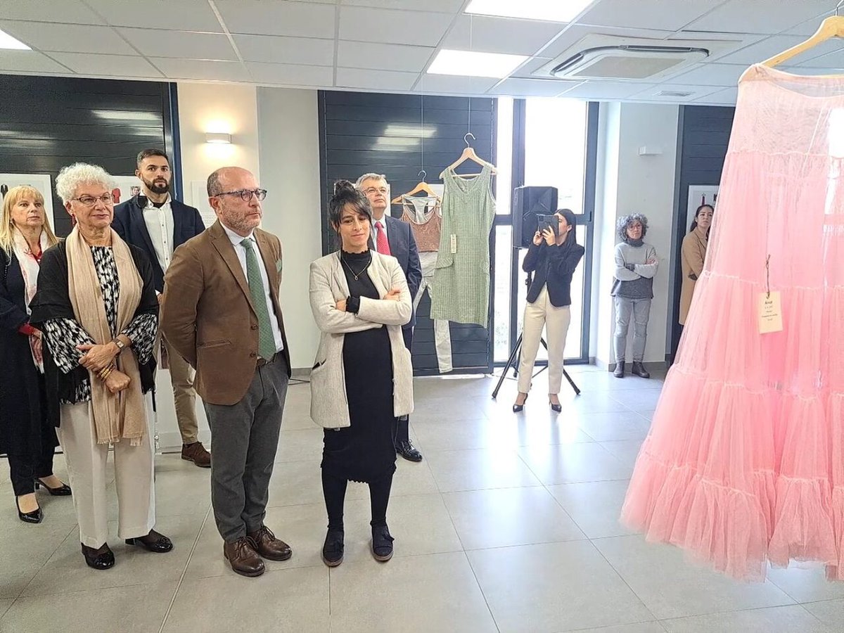 📢El Espacio de Igualdad Carme Chacón acoge la instalación 'She’s gone', un alegato artístico contra la violencia machista

✅El delegado <a href="/fernandezsj/">José Fernández Sánchez</a> ha inaugurado la exposición junto a la embajadora de Israel en España 
👉informate.madrid.es/7pfsb1