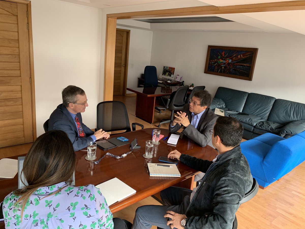 ConfecoopCol's tweet photo. #AHORA Presidente Carlos Acero y Jorge Leal secretario general reciben #Confecoop a James Coat y Margarita Casas representantes de la firma internacional WISE RESPONDER encargada de la metodología que analiza estadísticas y métricas en cumplimiento al ODS1 “Fin de la pobreza” https://t.co/dpFuadJA7s
