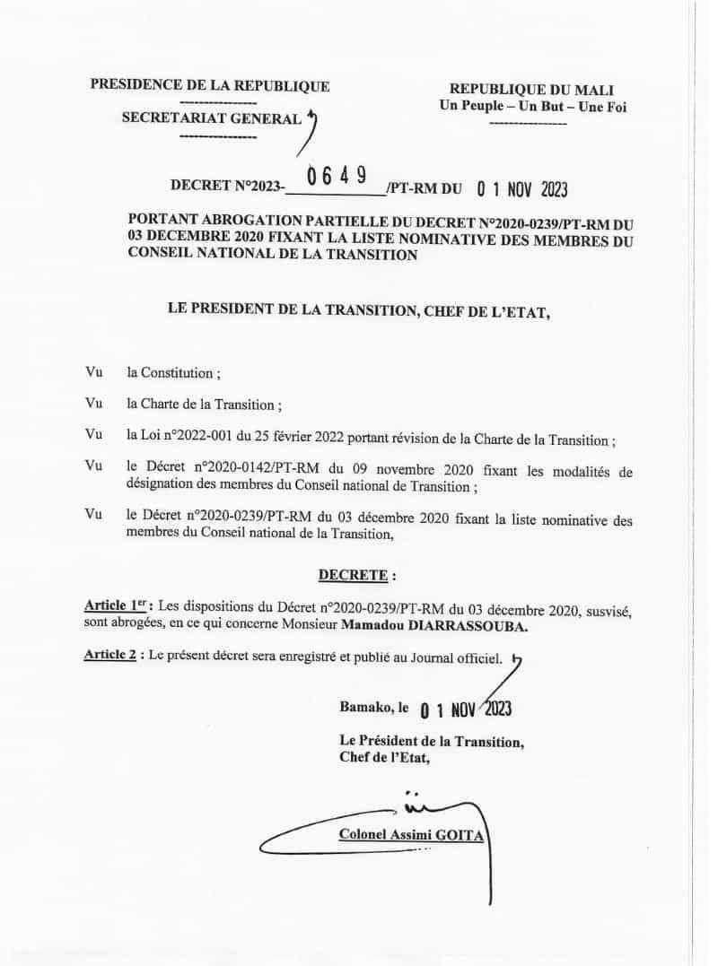 DelphineSankara's tweet photo. 🔴Mali🇲🇱/#Justice/Le décret de nomination de #Mamadou_Diarrassouba est abrogé par @GoitaAssimi.
Il est désormais à la disposition de la justice.
Ancien député, #Diarrassouba était l’un des hommes les plus influents de la dernière législature sous le régime de l’ex-président IBK. https://t.co/hM3gZTa8B8